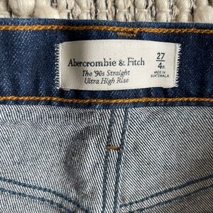 Abercrombie 90s Straight Ultra High Rise Jeans in Dark Blue with Gold Stitching